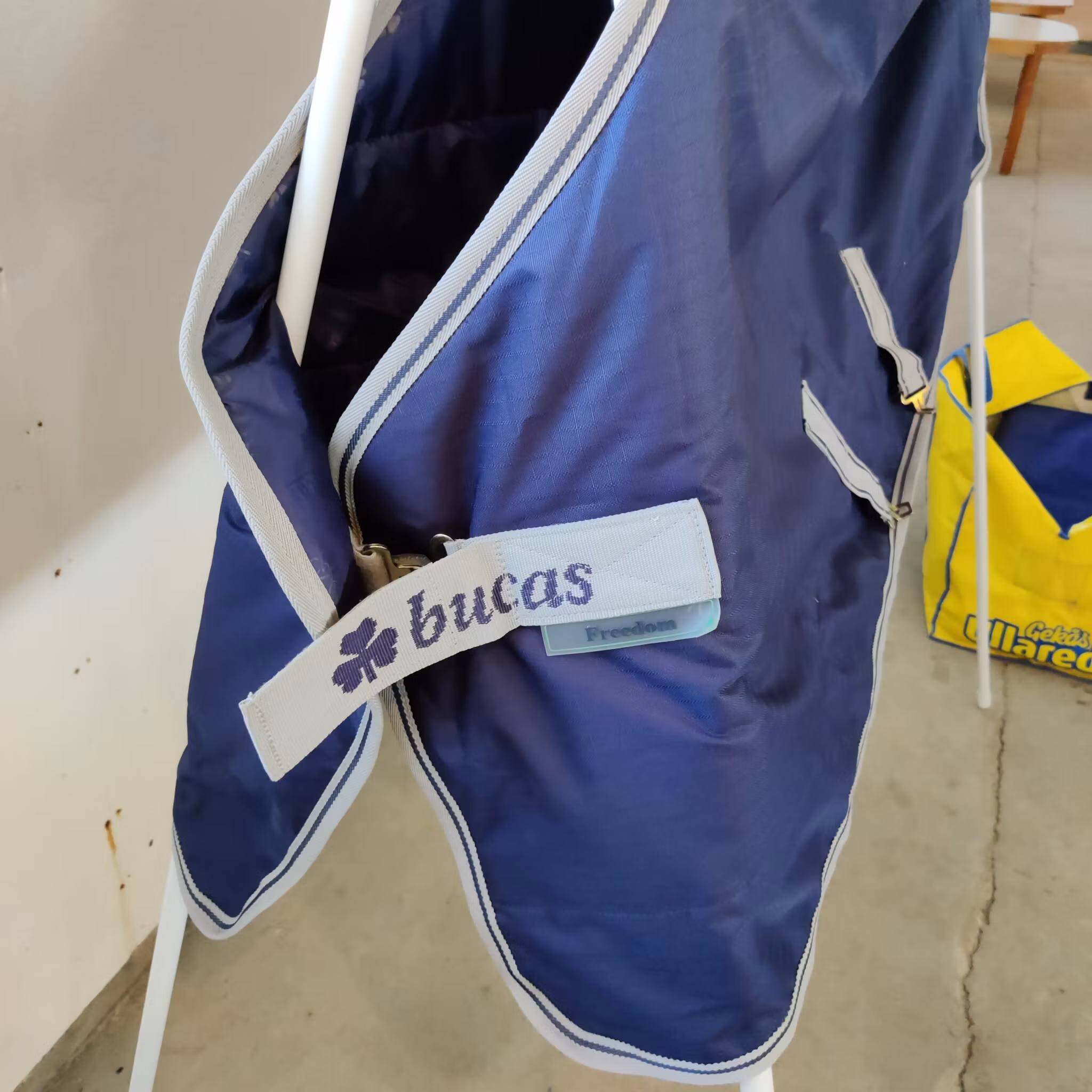 Blått vintertäcke 115 cm 300 g Bucas Freedom