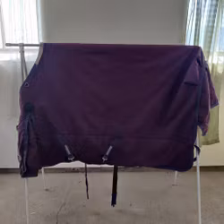 Vinrött vintertäcke 135 cm ca 300 g Three Crown
