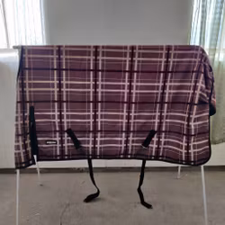 Brunrutigt vintertäcke 155 cm ca 200 g Onehorse