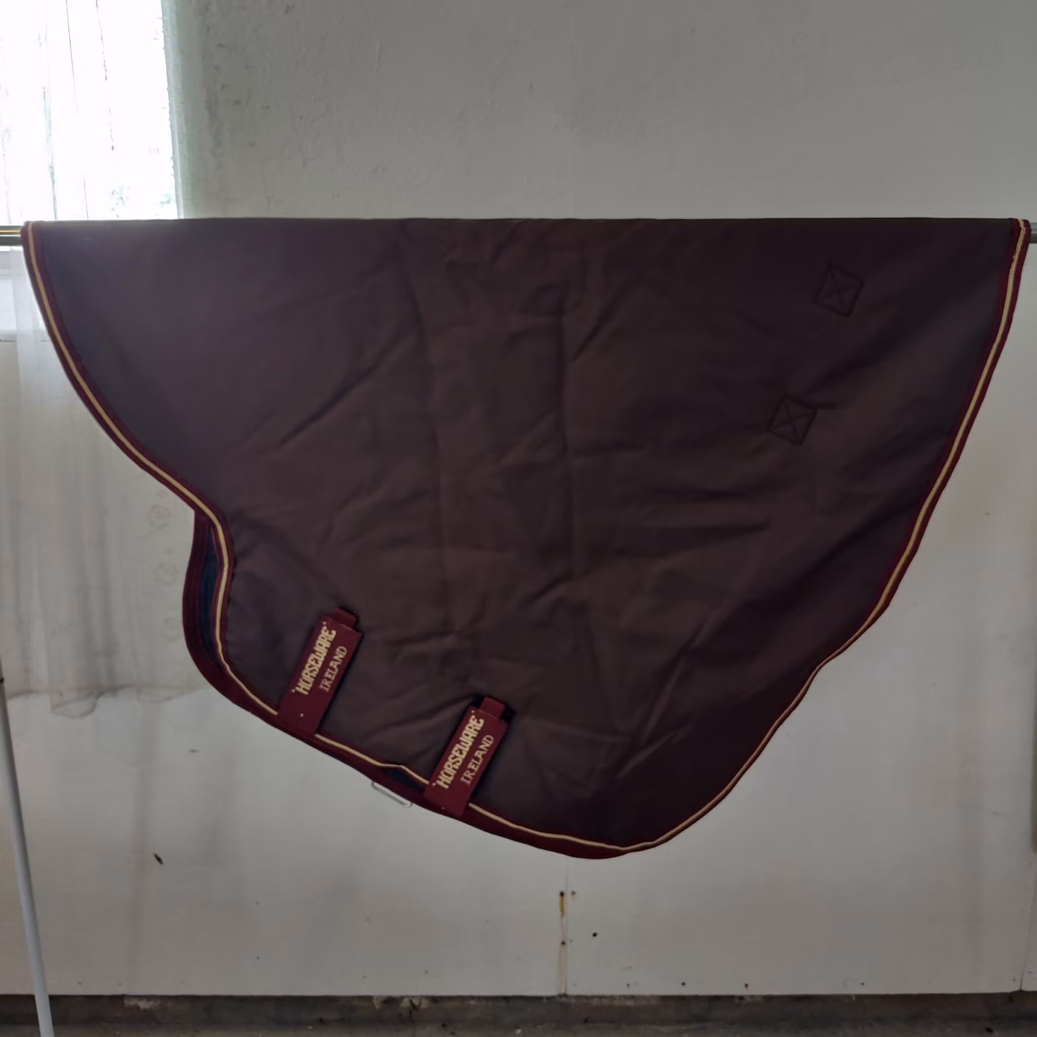 Brunt halstäcke Amigo 100 g LARGE