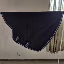 Svart halstäcke Amigo 155 cm 250 g