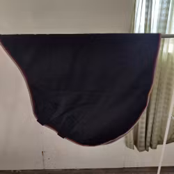 Svart halstäcke ca 200 g LARGE