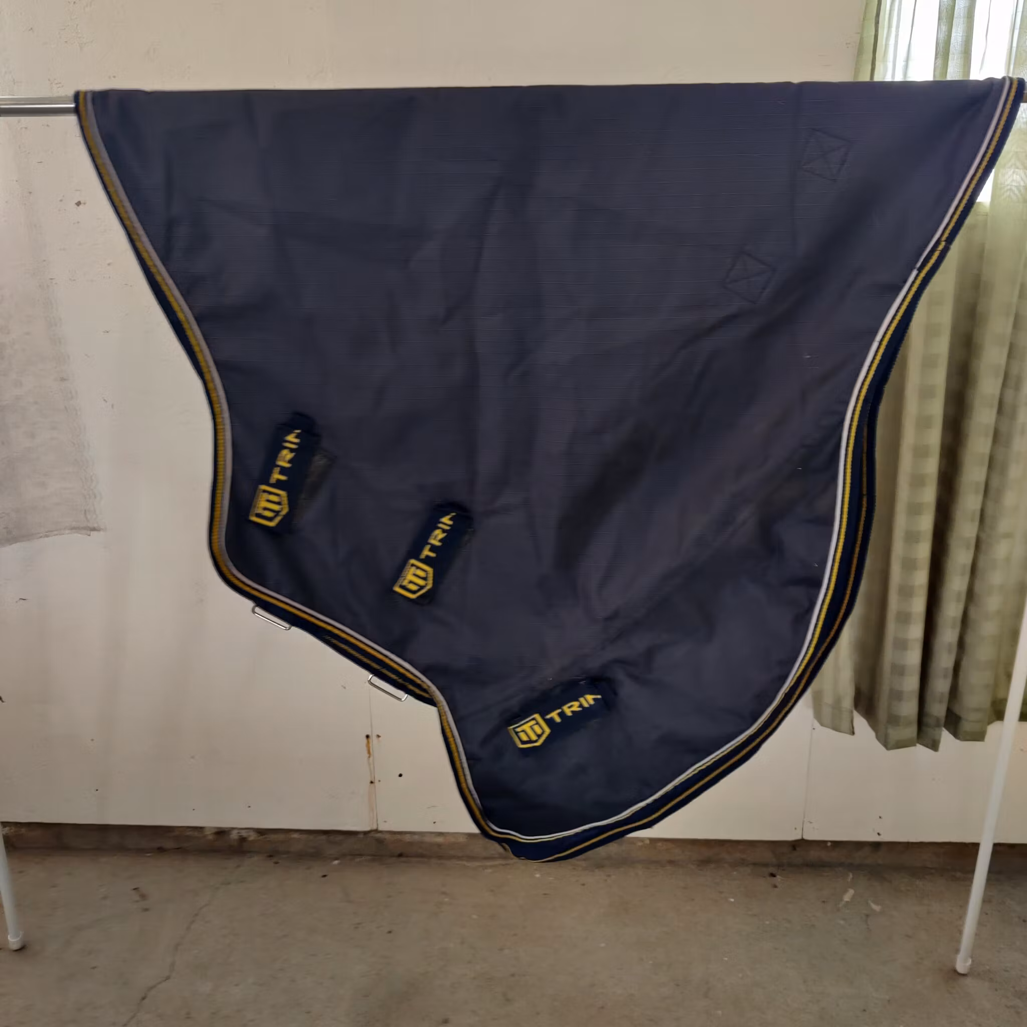 Blått halstäcke ca 50 g LARGE Trinity