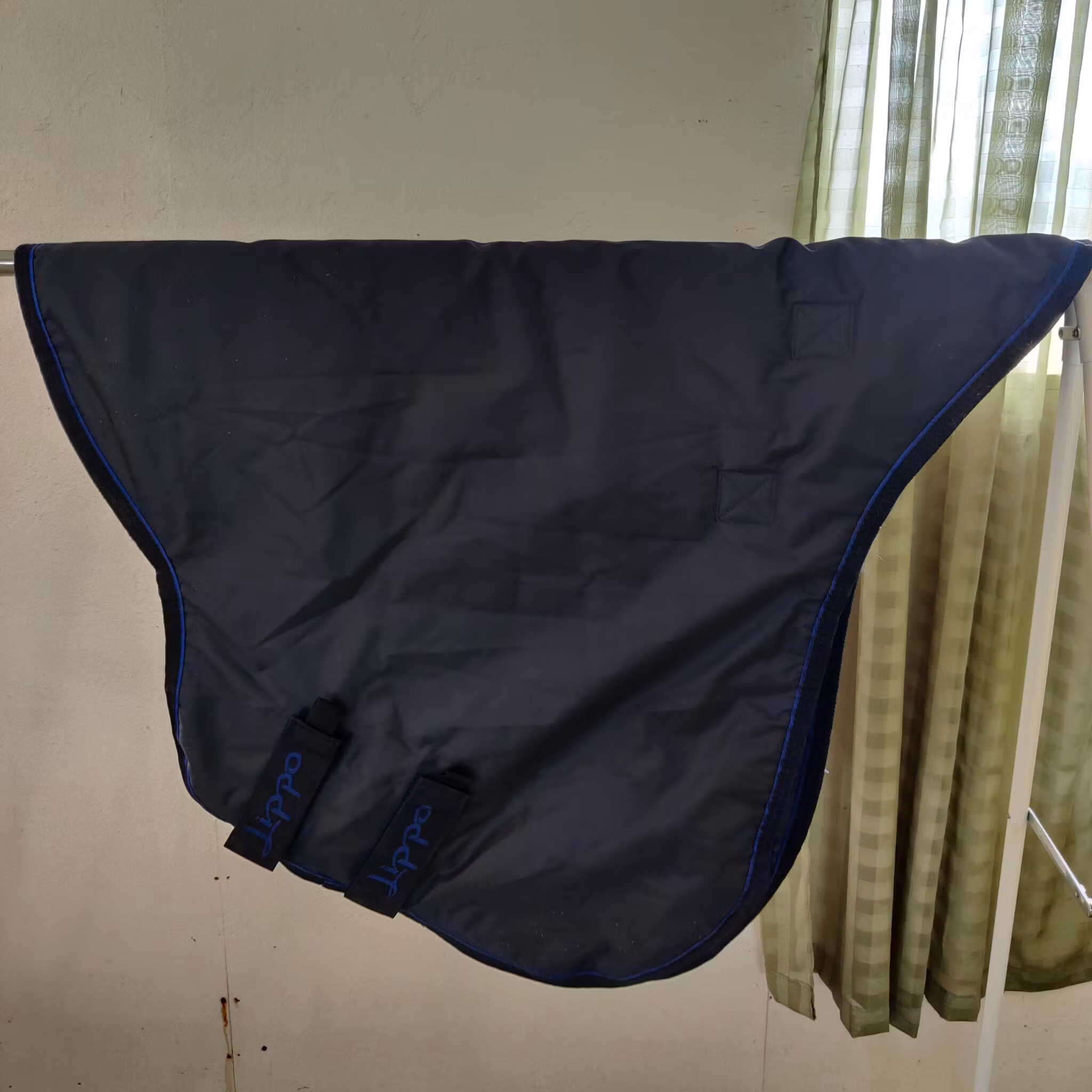 Blått halstäcke145 cm  ca 200 g LIPPO