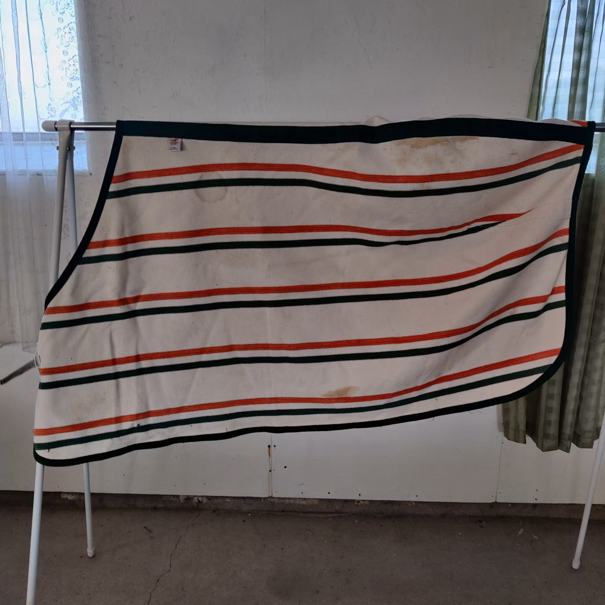 Randigt coolertäcke 115 cm Hansbo