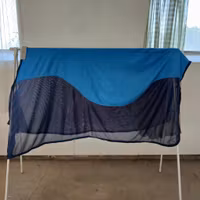Blått fleece/mesh-täcke 155 cm