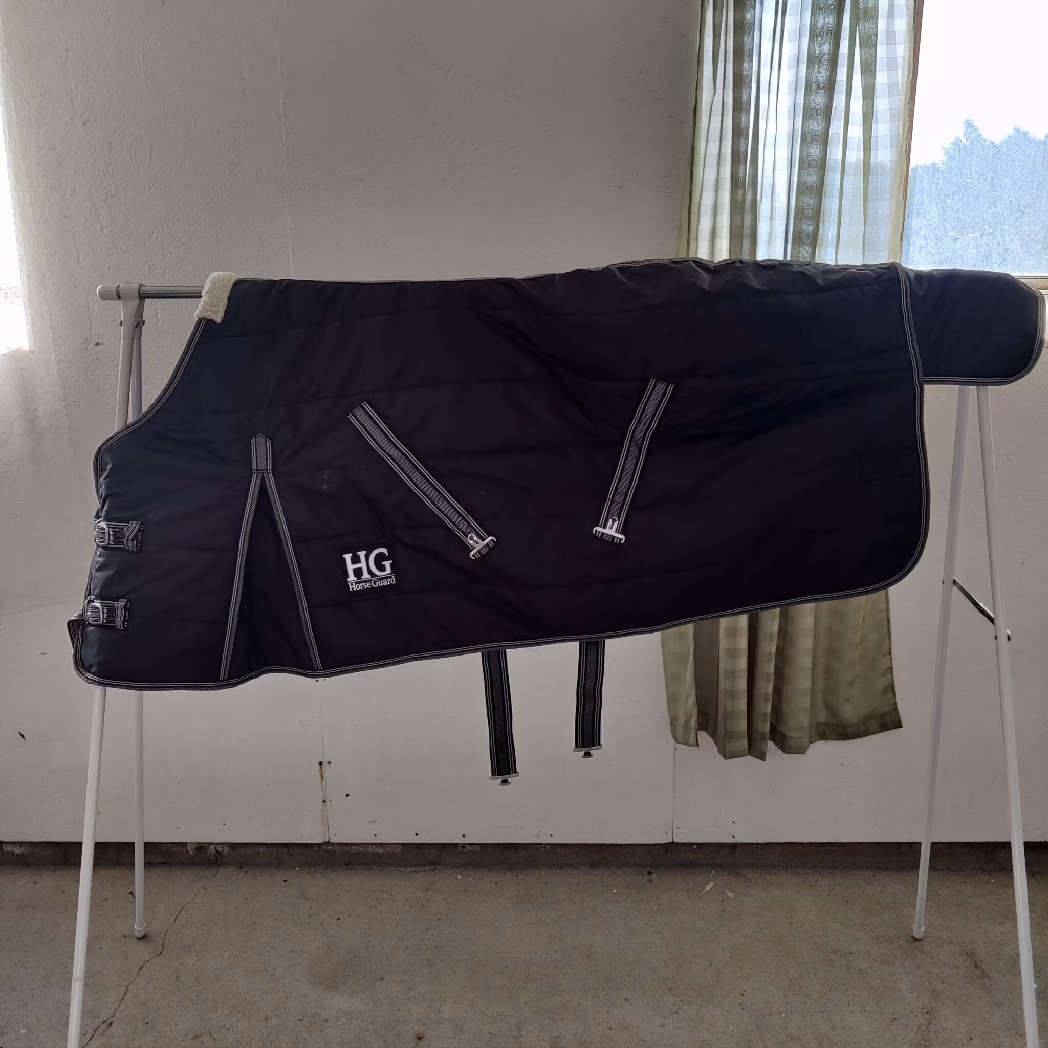 Svart stalltäcke 105 cm ca 150 g Horseguard