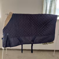 Blått stalltäcke med krage 115 cm ca 200 g Lippo