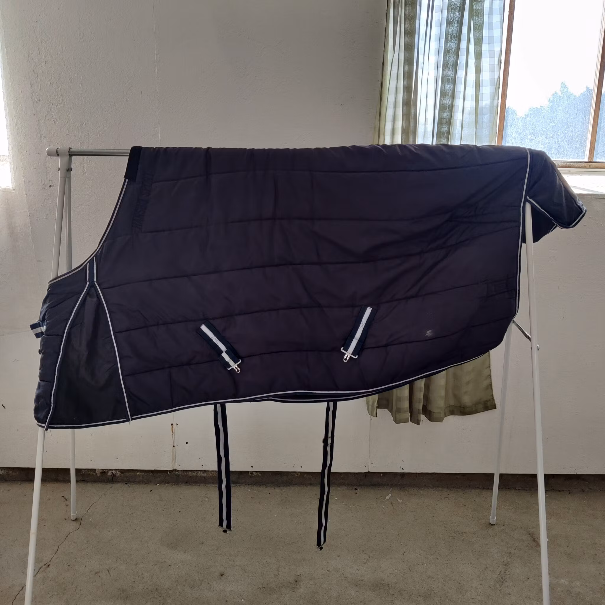 Blått stalltäcke 115 cm ca 150 g Hansbo