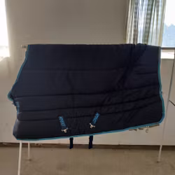 Blått stalltäcke 115 cm 550 g Amigo