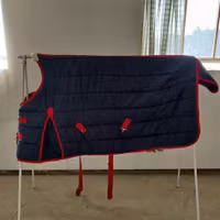 Blått stalltäcke 125 cm ca 300 g