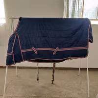 Blått stalltäcke 135 cm ca 150 g Hansbo