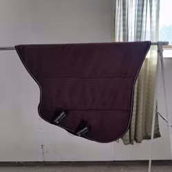 Brunt halstäcke 155 cm 250 g Amigo Insulator