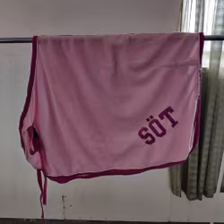Rosa ländtäcke fleece "SÖT" PONNY
