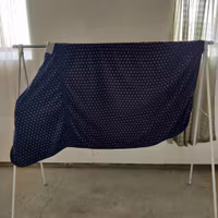 Blått fleecetäcke med stjärnor 125 cm