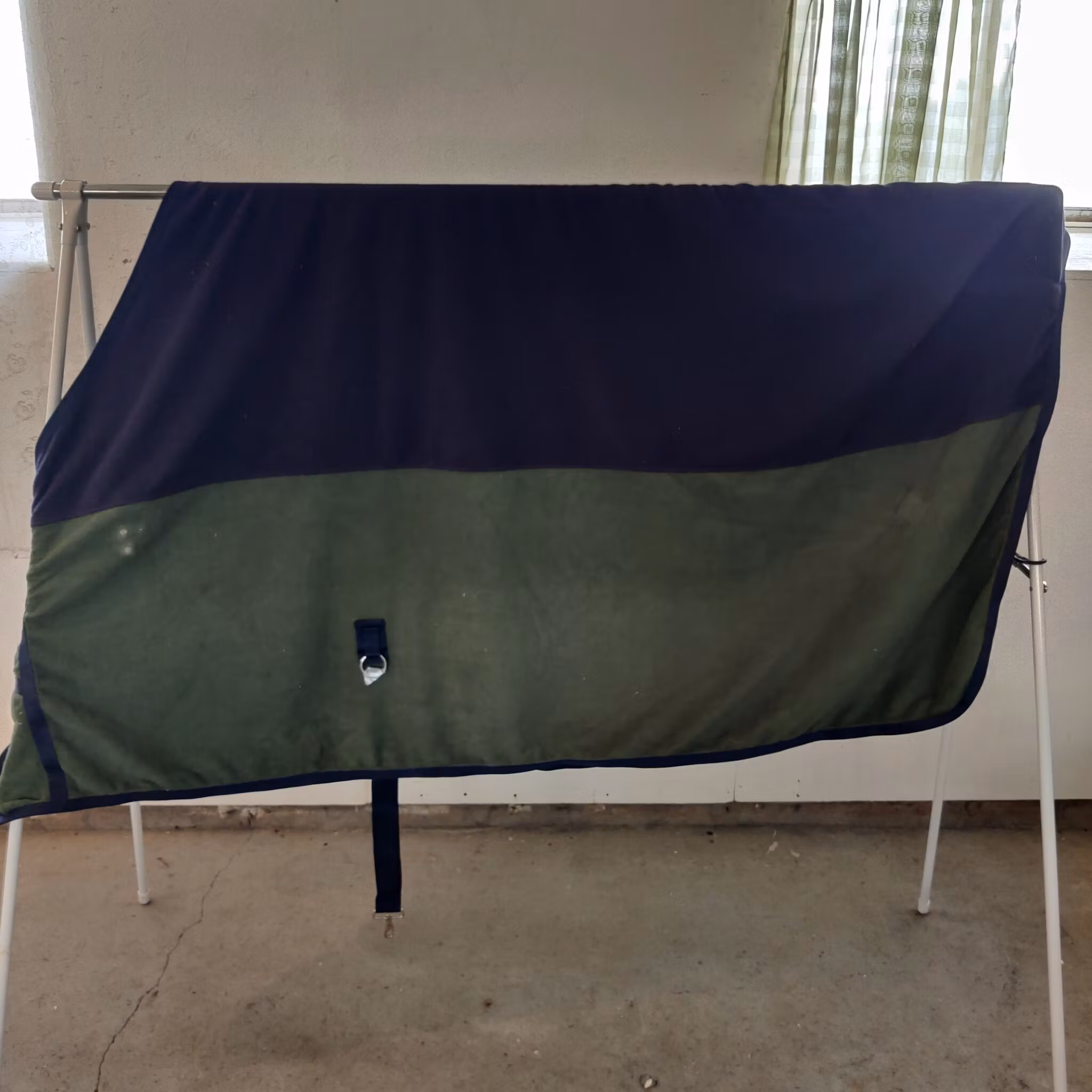Blå/grönt fleecetäcke 145 cm