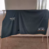 Grönt fleecetäcke 155 cm