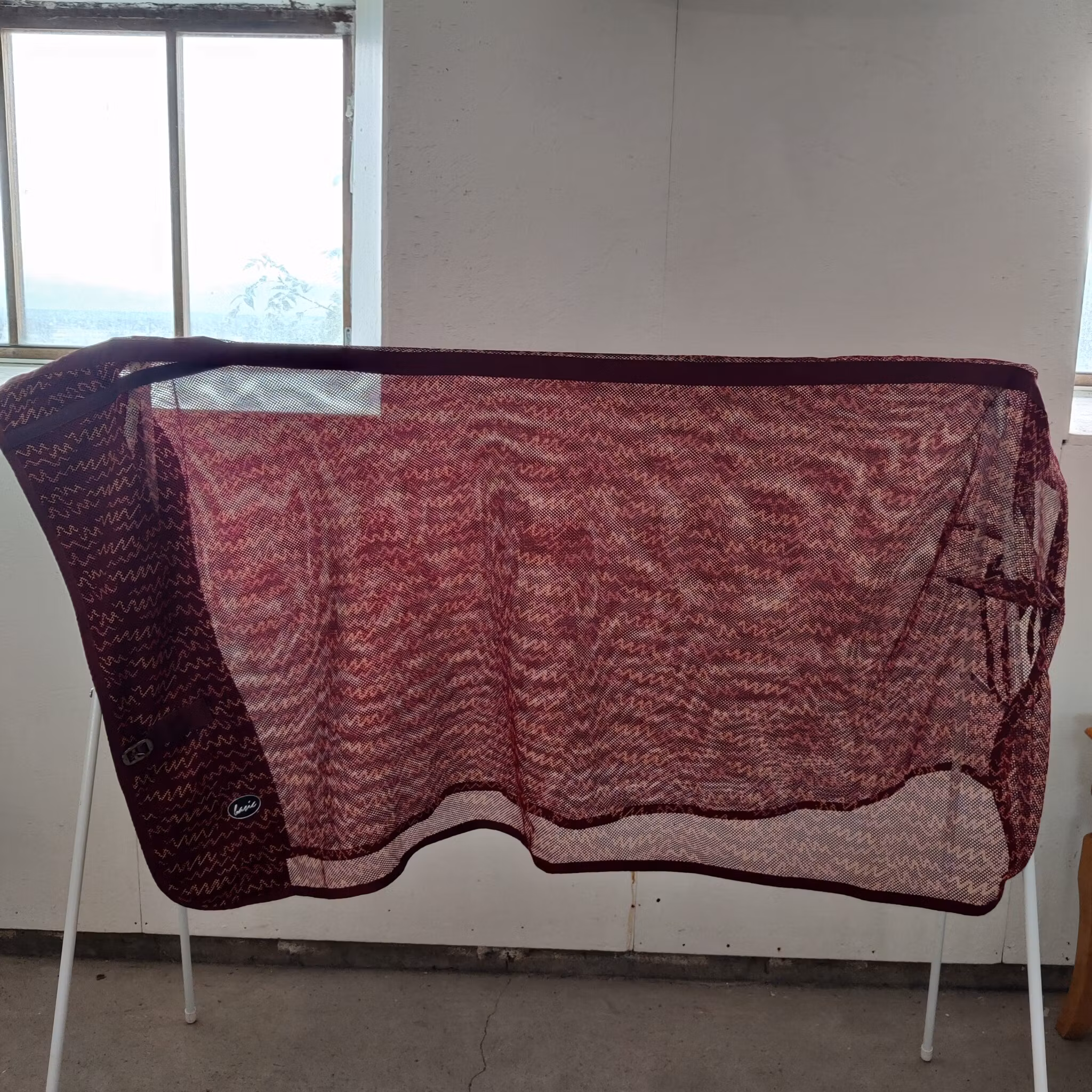 Vinrätt nättäcke med halvhals 145 cm Basic
