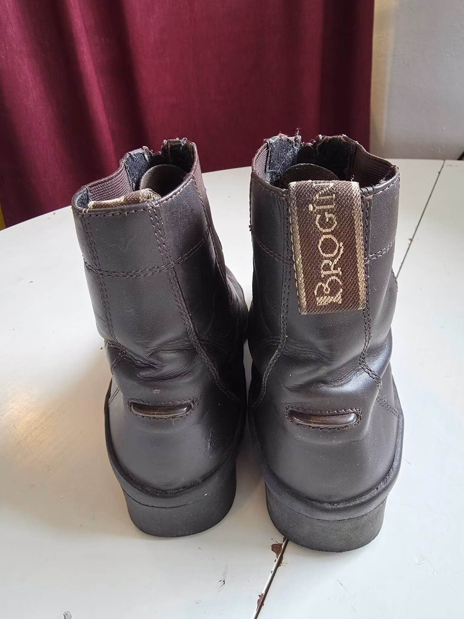 Svarta ridskor storlek 37 Brogini