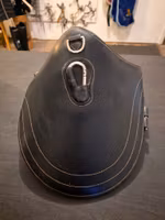 Svart magplattegjord 110 cm