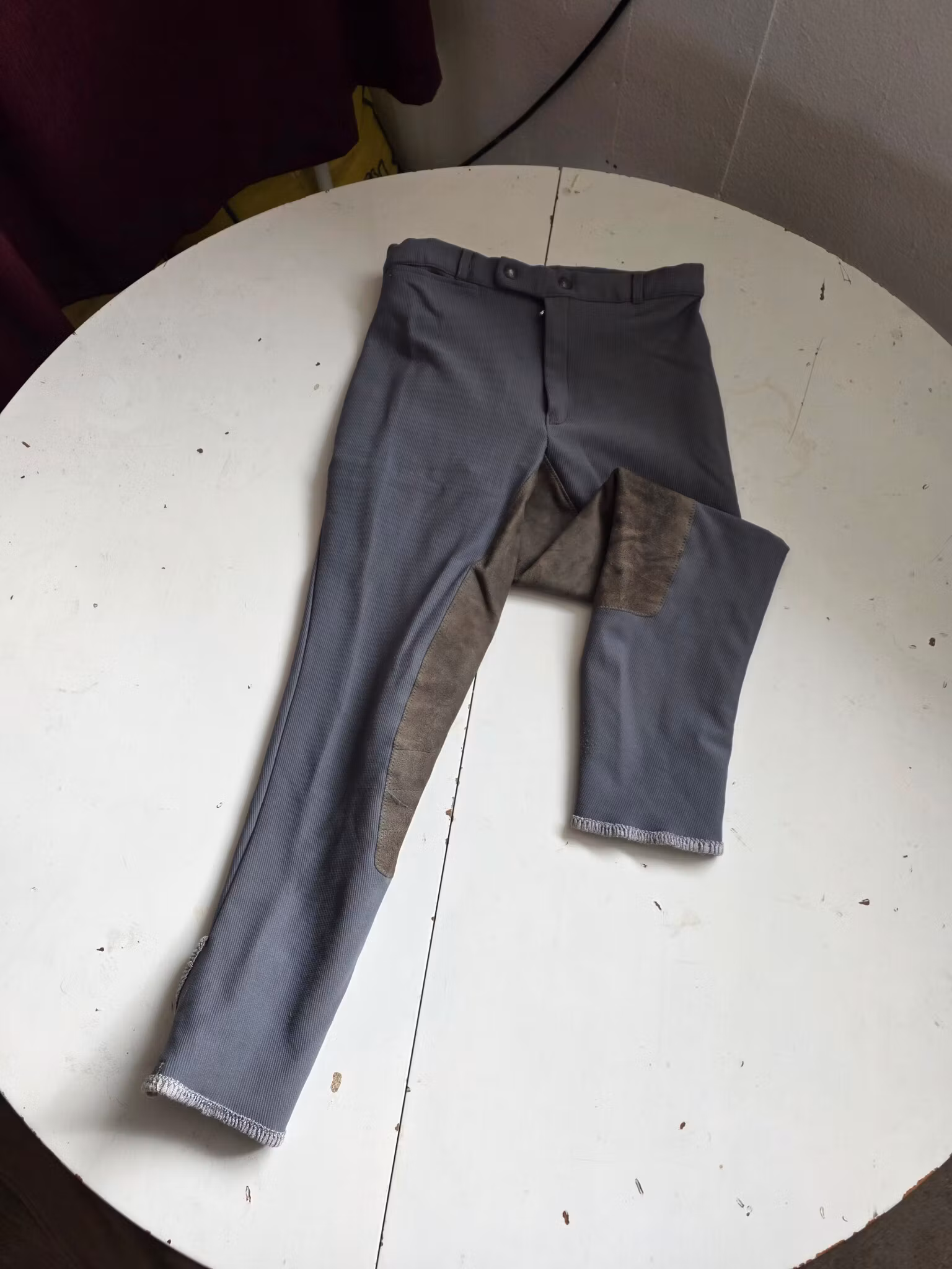 Grå helskodda ridbyxor strl 36/38
