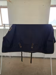 Svart regntäcke 145 cm 50 g Bucas Irish Turnout