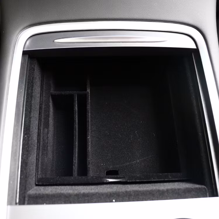 Tesla Model 3/Y midtkonsoll