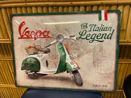 Vespa "legend" Plåtskylt