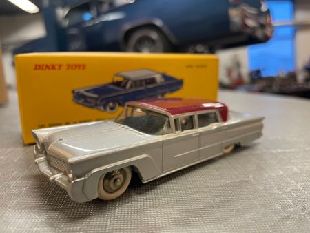 Dinky Toys/Atlas  #532 Lincoln Premiere