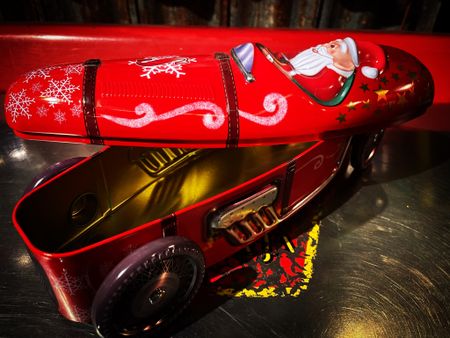 Racingbil Plåtburk  "Tomte-edition"