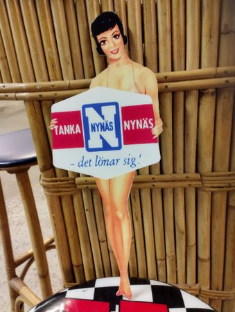 Nynäs Pinup skylt