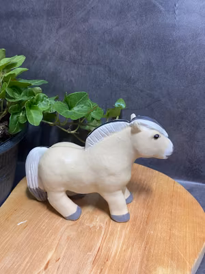 Galopperande knubbis fjording