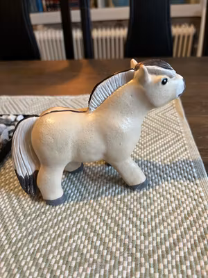 Travande knubbis fjording