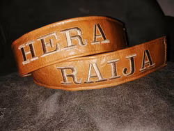Cognac namnhalsband i äkta skinn  4-5 cm bred