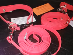 Hexa. Cerise/röd set halsband o koppel