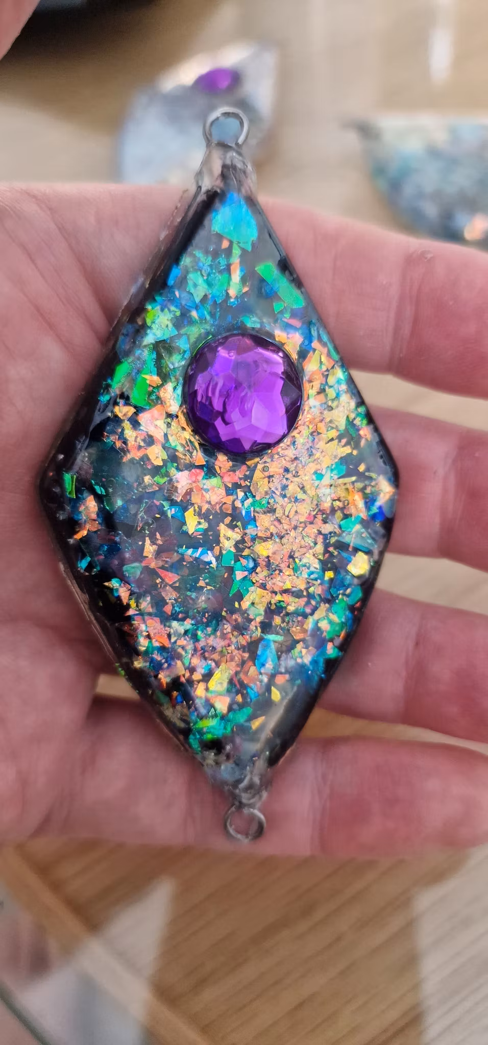 TFISH ARROW BLACK OPAL PURPLE EYE