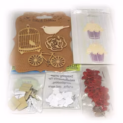 Paket med dekorationer till scrapbooking/egna kort mm - över 400 delar