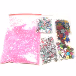 Paket med glitter, rhinestones, paljetter och akrylpärlor