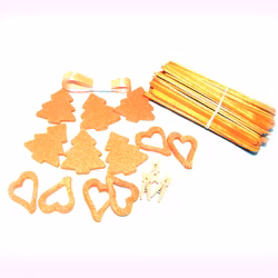 Orangemix med hobbymaterial - dekorgummi, träpinnar, band, pärlor, mm