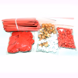 Rödmix med hobbymaterial - dekorgummi, träpinnar,  pärlor, mm