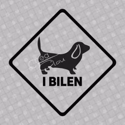 Bildekal - Basset hound i bilen - svart eller vit