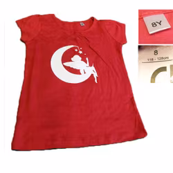 Rosa t-shirt - ca 8 år (ca 118 - 128 cm) + en gympapåse med tryck - fe på måne