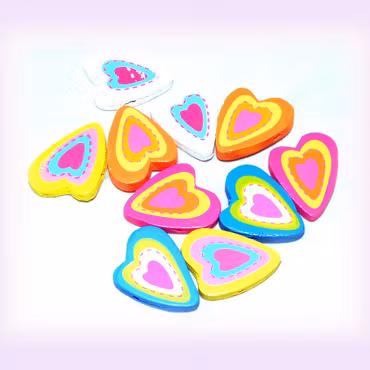 Påskmix med filtfigurer, träpärlor och klädnypor