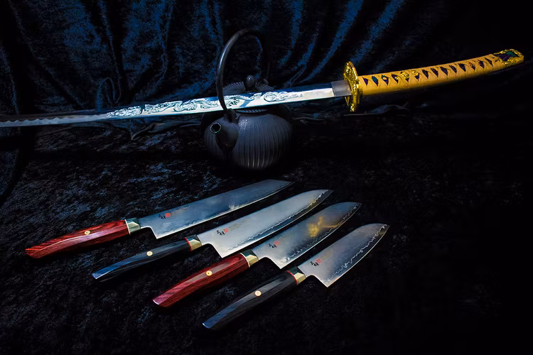 Mcusta Zanmai Revolution Kockkniv 21 cm Röd