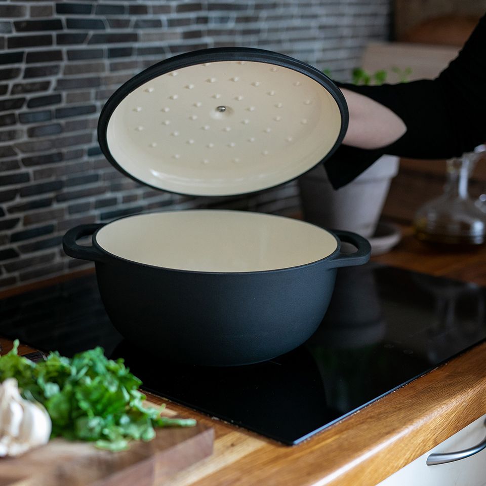 Satake Gjutjärnsgryta mattemaljerad 6L