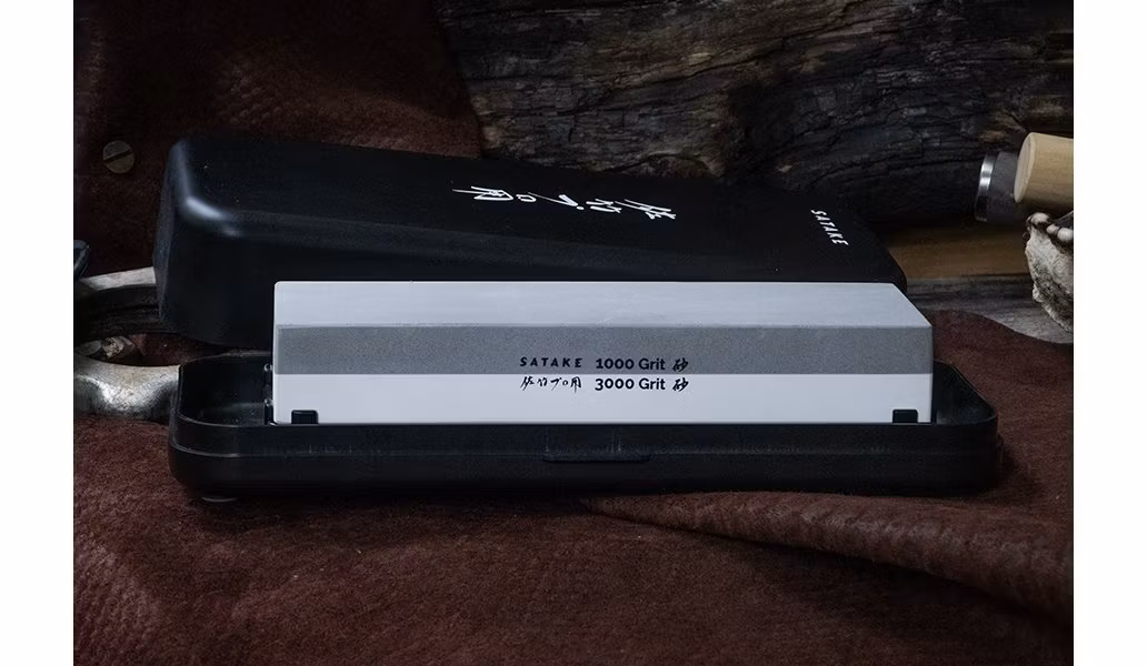 Satake Slipsten 1000/300 grit med förvaringslåda och planingssten