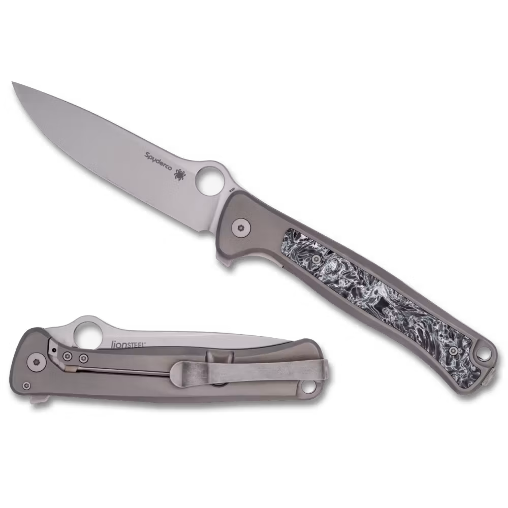 Spyderco Slym fällkniv med grått titanhandtag, kolfiberinlägg och stonewashat blad