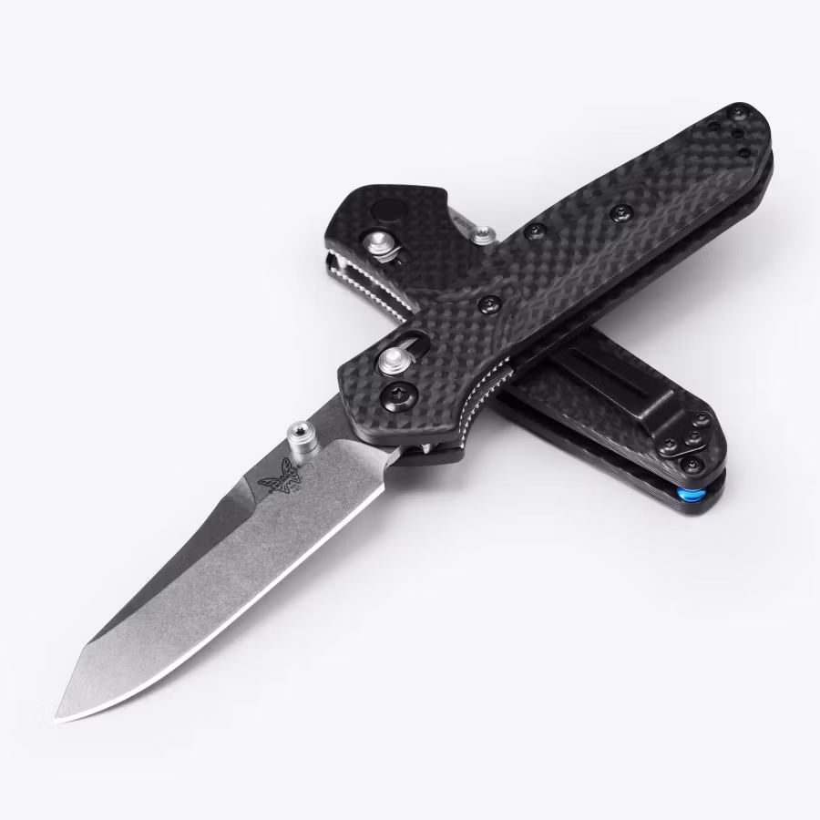 Benchmade Mini Osborne Carbon Fiber 945-2, fällkniv med kolfiberhandtag och reverse tanto-blad