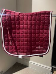 Dressyrbutiken DressyrSchabrak rött