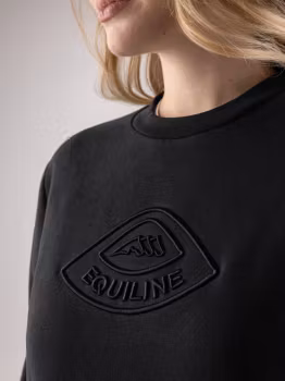 Equiline Hoodie Svart Med Logga Ton i Ton